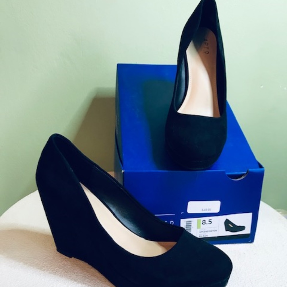 Brand New W/Box Apt. 9 Kensington Platform Wedges